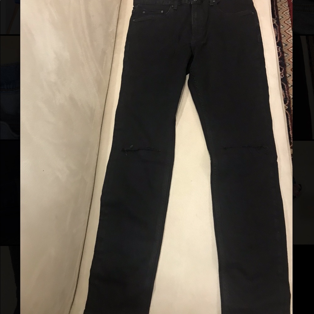 black skinny jeans